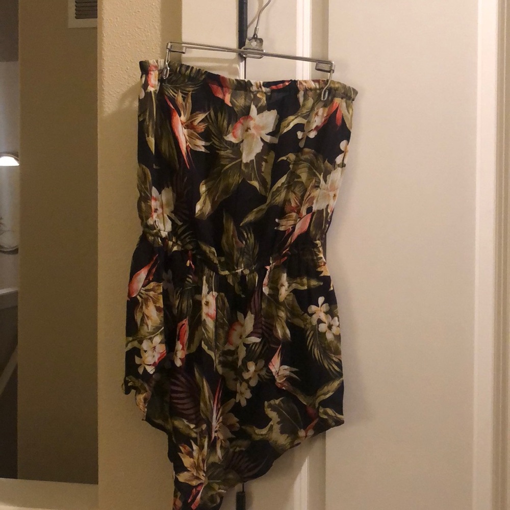 BILLABONG STRAPLESS FLORAL ROMPER